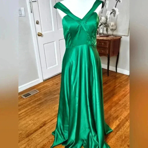 Davids bridal Green bridesmaid dress - Picture 2 of 10